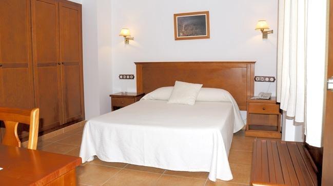 Hotel Donde Caparros كاربونيذاس الغرفة الصورة