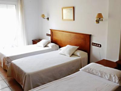Hotel Donde Caparros كاربونيذاس المظهر الخارجي الصورة