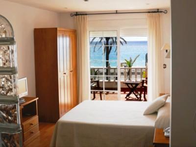 Hotel Donde Caparros كاربونيذاس المظهر الخارجي الصورة