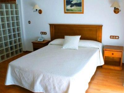 Hotel Donde Caparros كاربونيذاس المظهر الخارجي الصورة