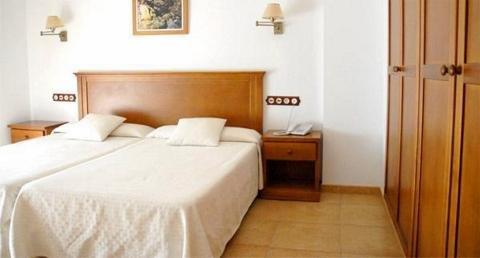 Hotel Donde Caparros كاربونيذاس المظهر الخارجي الصورة